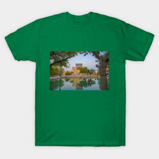 Uzbekistan. Bukhara. Square. Pond. T-Shirt